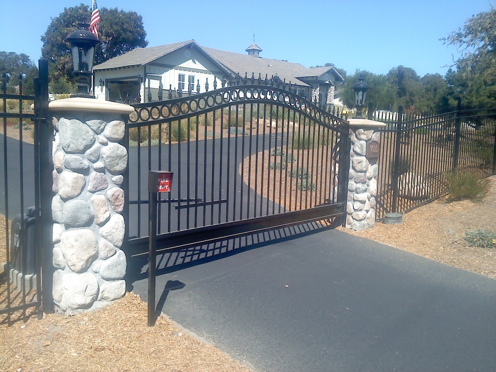 fence contractor cayucos